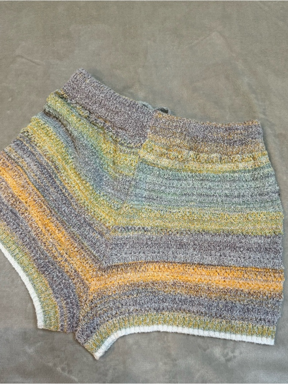 Universal Thread Shorts - Picture 3 of 3